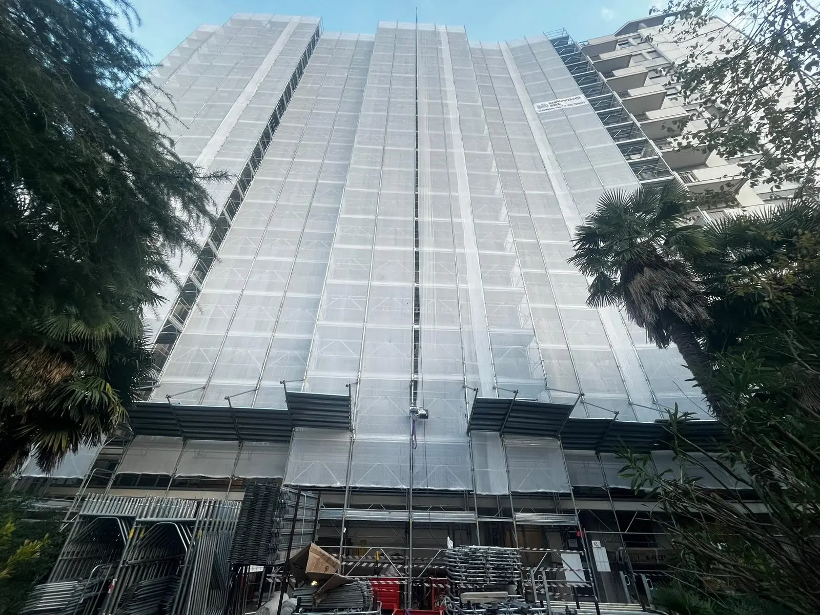 Ponteggio NEWVINCI su edificio multipiano