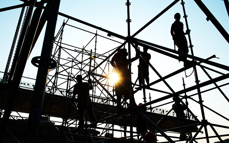 Installazione ponteggi con personale qualificato