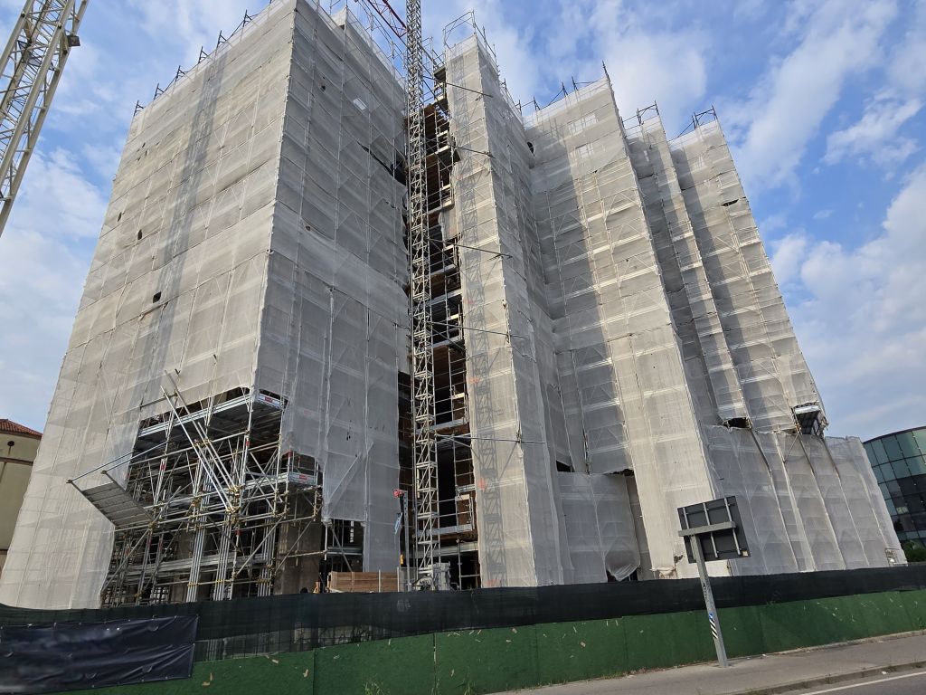 WHITE TOWER PADOVA VIA GALLENIA